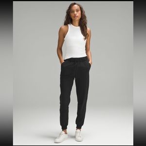 Lululemon Stretch high rise jogger